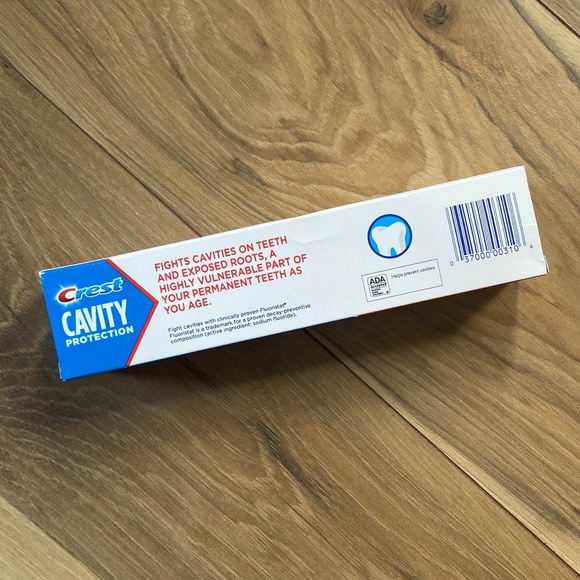 Crest Toothpaste NWT - Picture 2 of 3